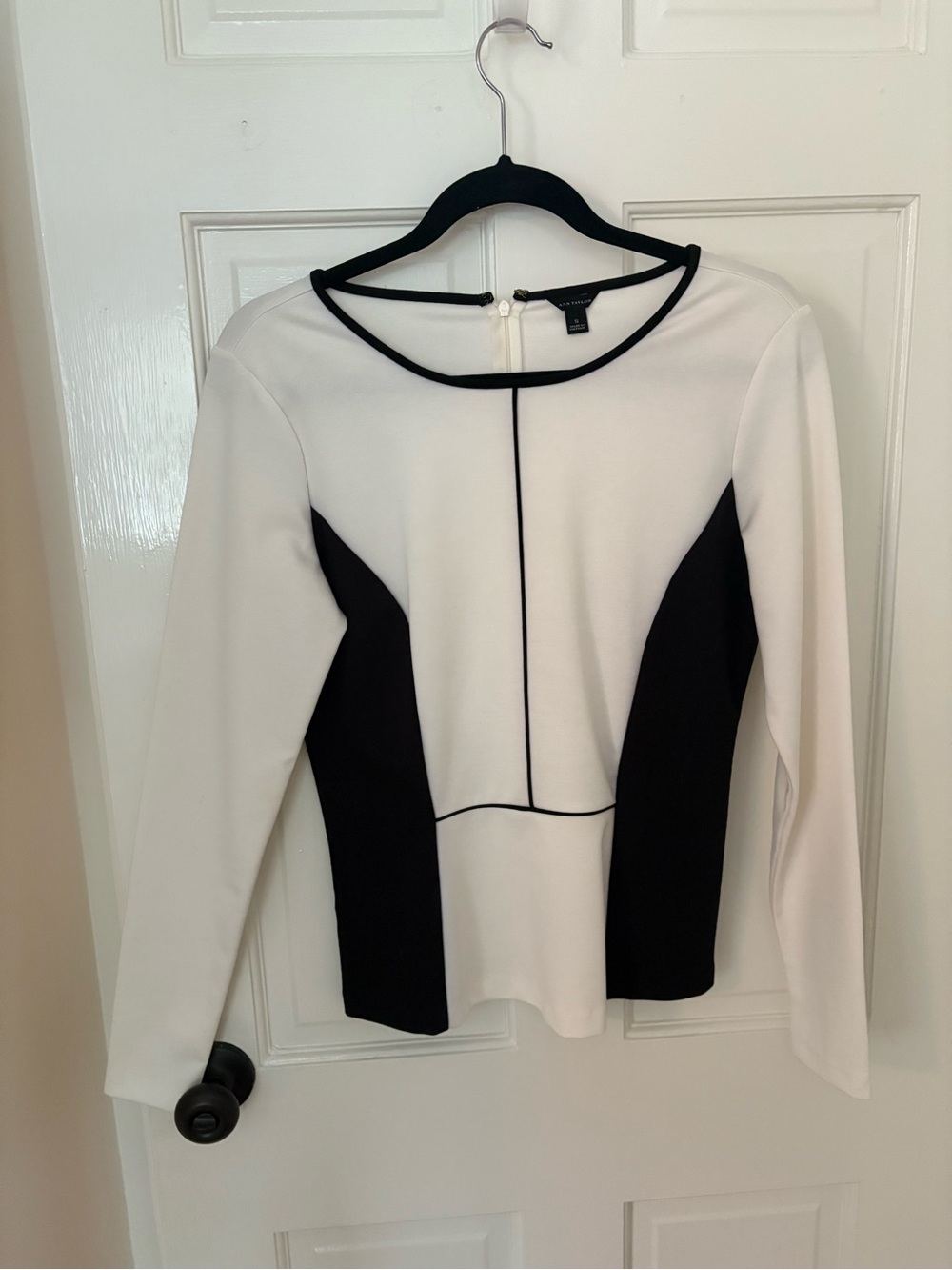 Ann Taylor White and Black Colorblock Long-Sleeve Top